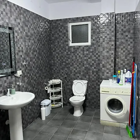 Center 2 Apartament *