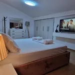 Center 2 Apartment *