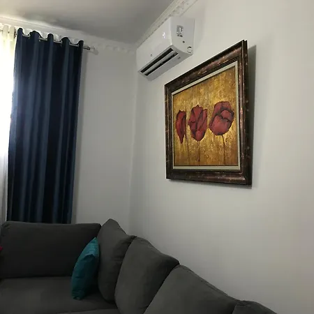 Center 2 דירה *