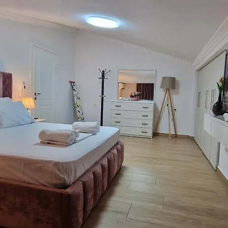 Apartment Center 2 *