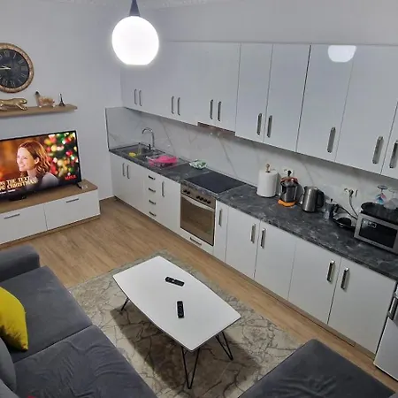 Apartment Center 2 *