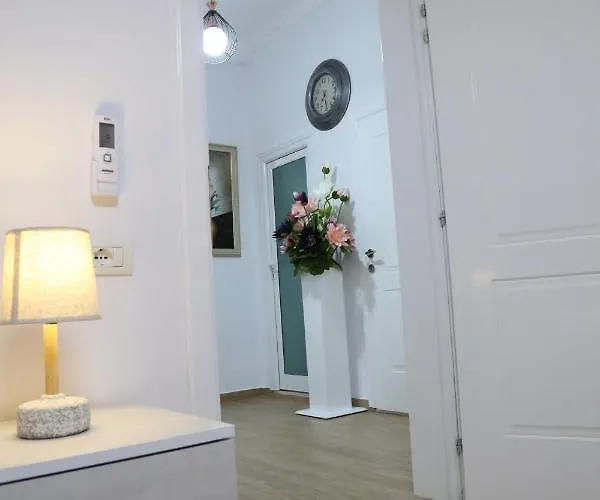 Center 2 * Эльбасан